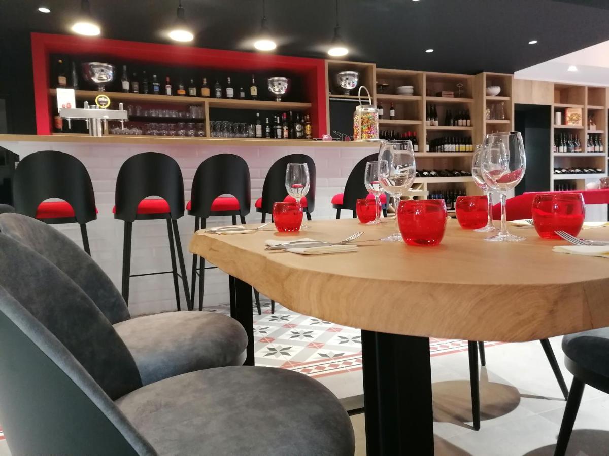 Logis Angers Sud Hotel Buitenkant foto