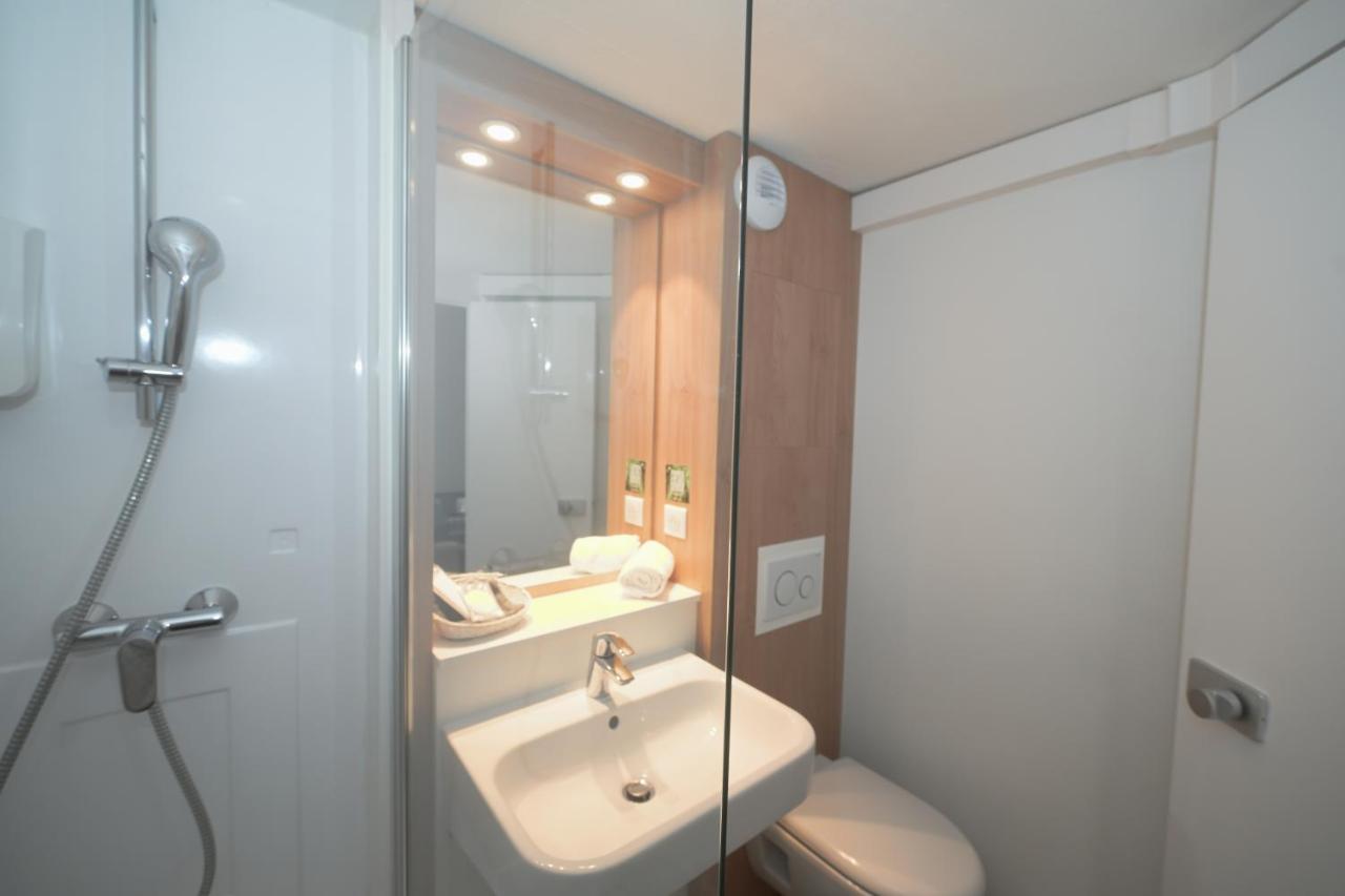 Logis Angers Sud Hotel Buitenkant foto