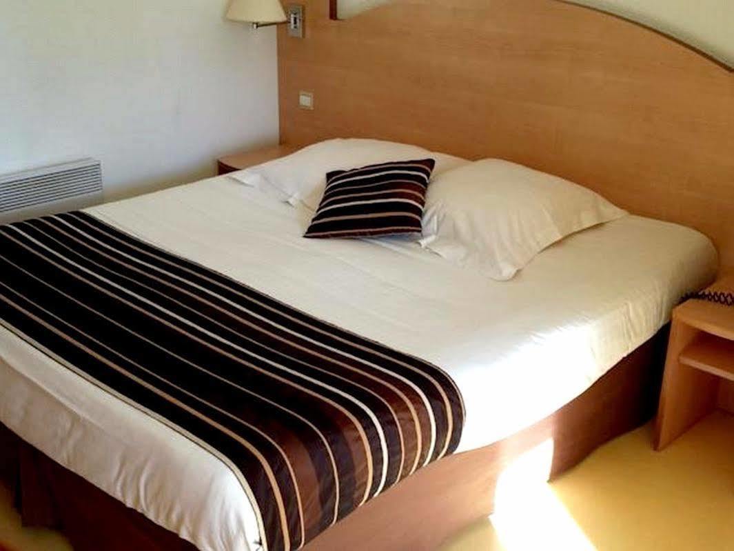 Logis Angers Sud Hotel Buitenkant foto